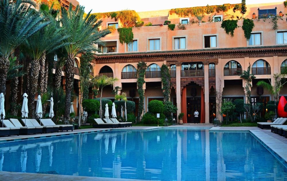 Hotel Les Jardins De La Koutoubia Marakéš Exteriér fotografie The swimming pool at the hotel